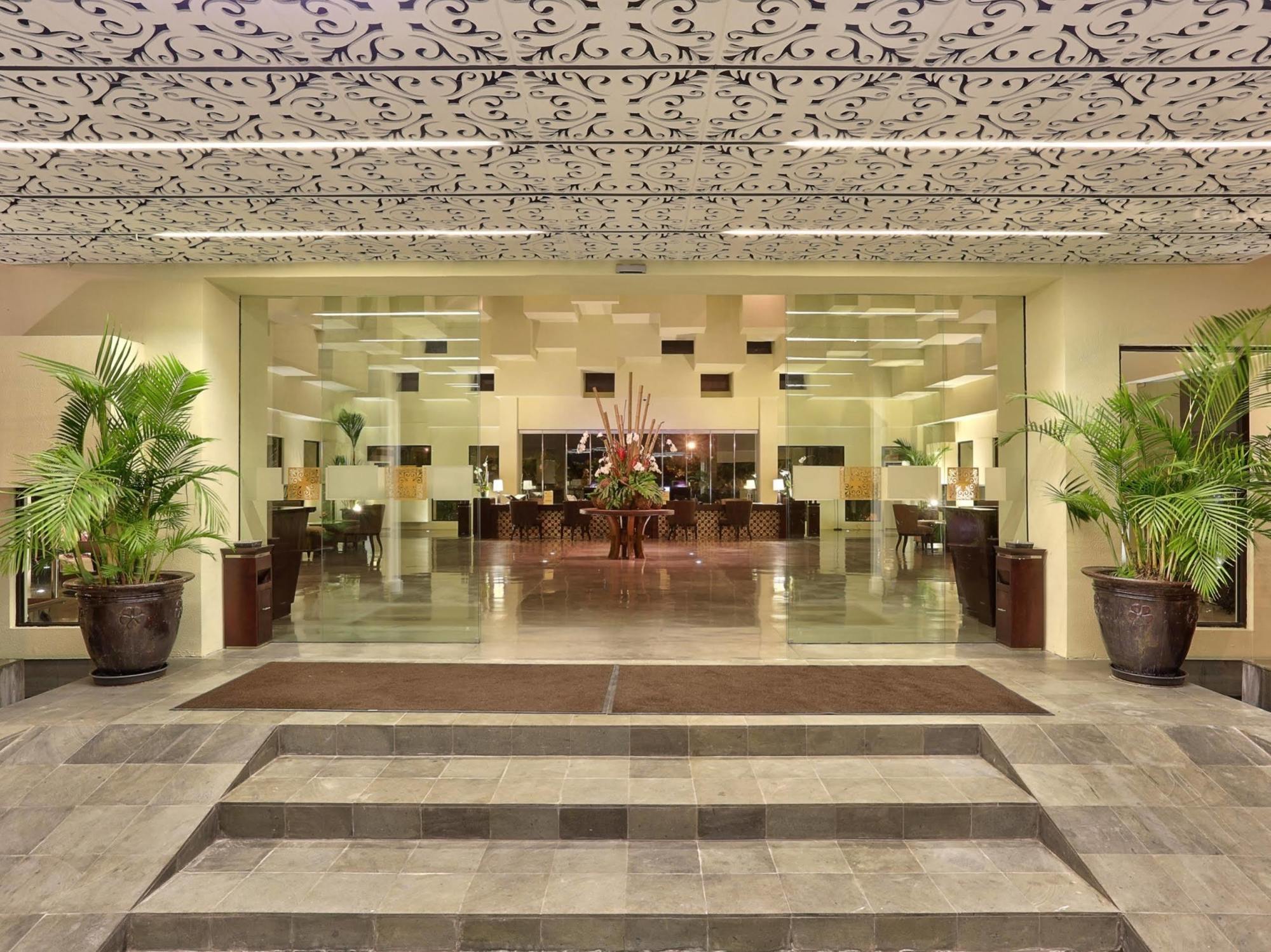 บาหลี นูซา ดูอา โฮเต็ล แอนด์ คอนเวนชั่น เซ็นเตอร์ Hotel นูซาดูอา ภายนอก รูปภาพ